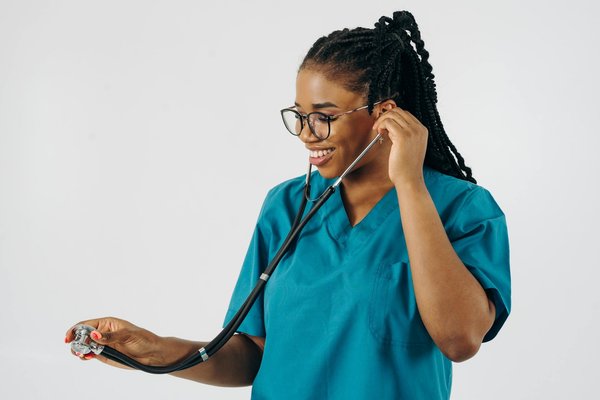 Le choix d'une tenue de sport adaptée : confort et performance en jeu